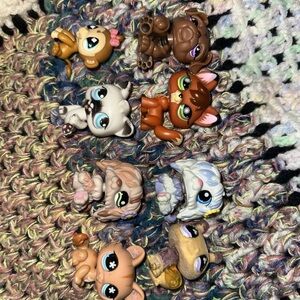 RARE LPS toy Random One only